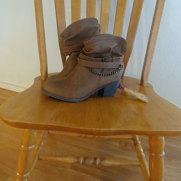 Style & Color booties - Picture 2 of 5